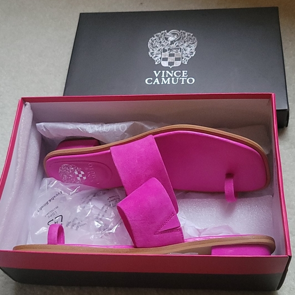 VINCE CAMUTO LOOP HEELED SANDALS FUSHIA - Picture 8 of 12